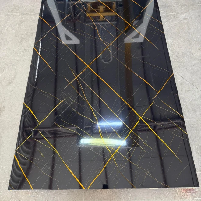 GOLDEN BLACK | 122 × 244 cm | PVC DUVAR PANELİ