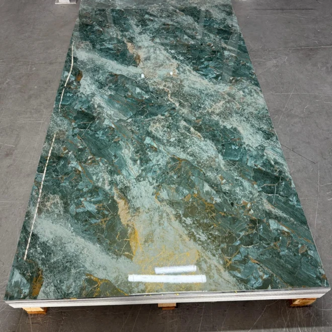 ZÜMRÜT | 122 × 244 cm | PVC DUVAR PANELİ